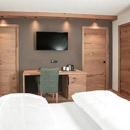 Hotel Li Anta Rossa 4*
